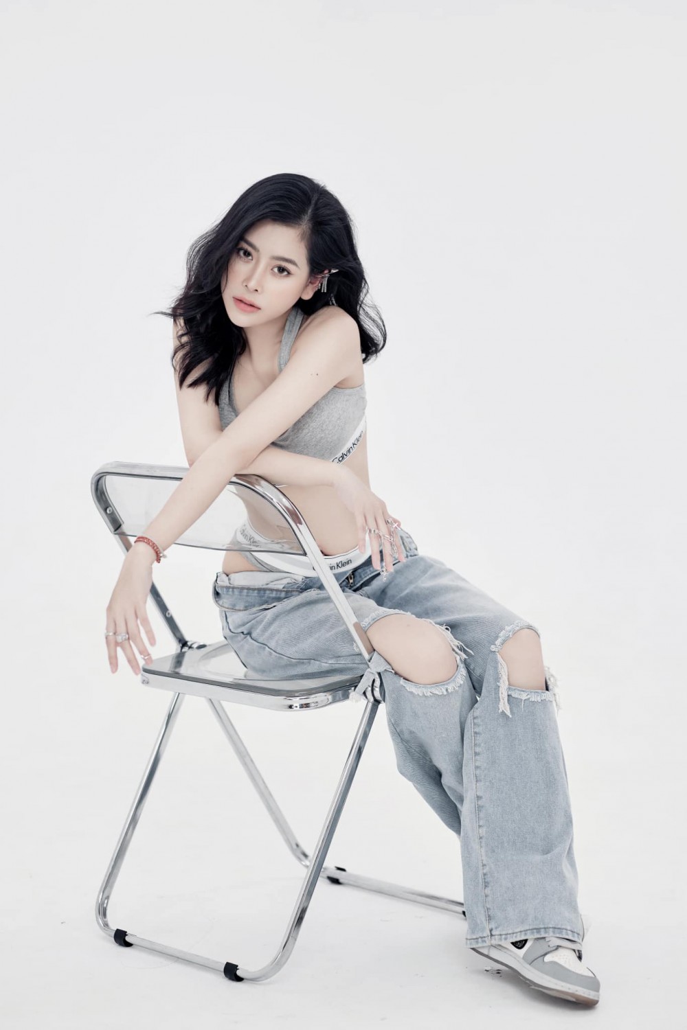 Kinh nghiệm chụp ảnh concept beauty đẹp Vĩnh Yên Vĩnh Phúc với ghế (3)